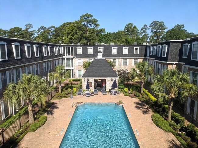 Building Photo - 361 N Post Oak Ln