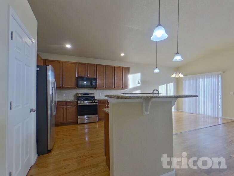 Building Photo - 8378 Hardwood Cir