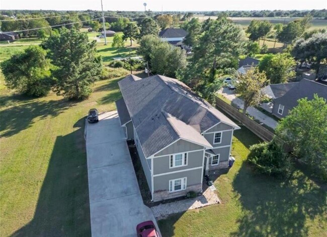 Building Photo - 511 Dahlia St