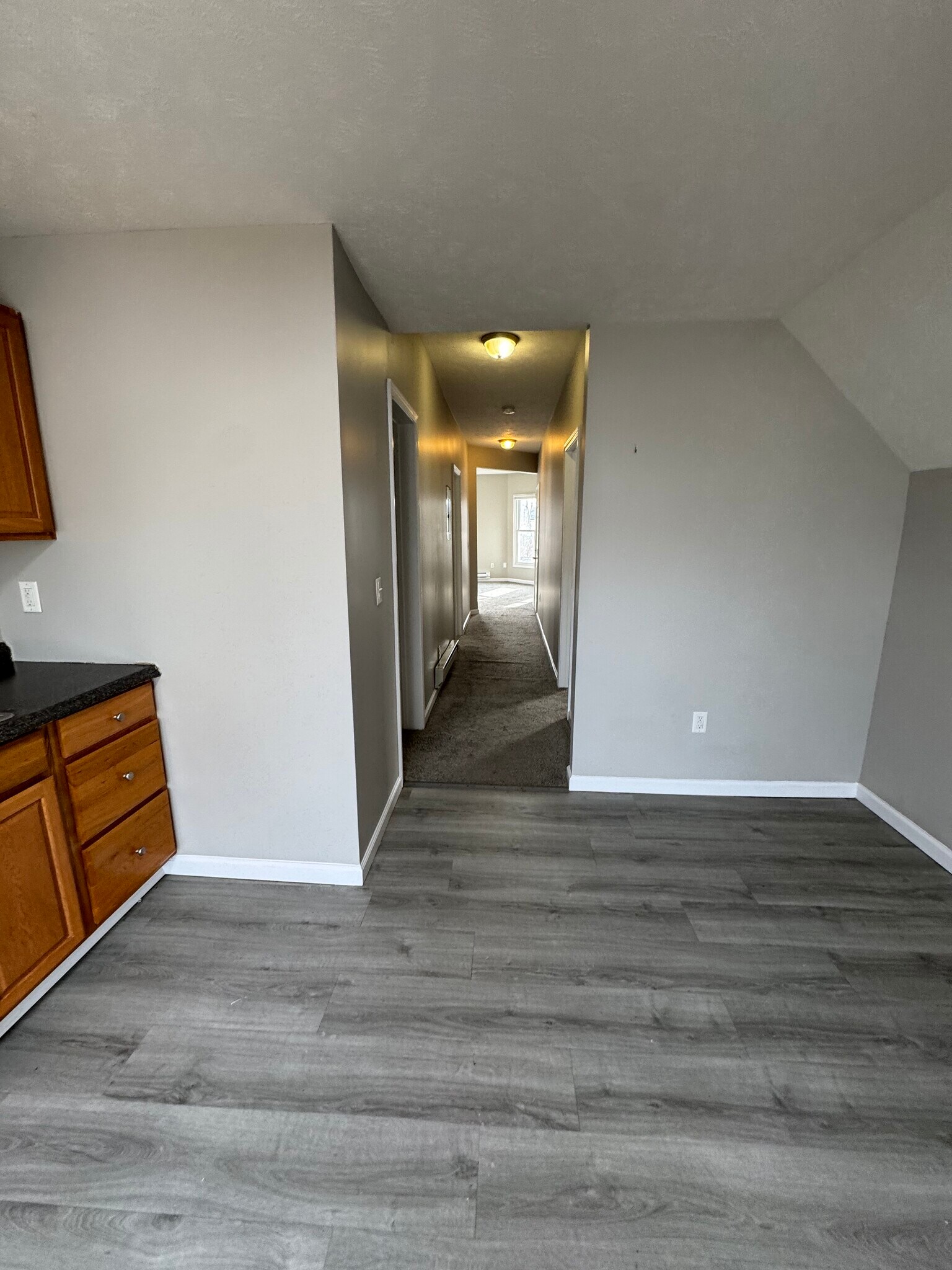 Building Photo - 310 E Mulberry St