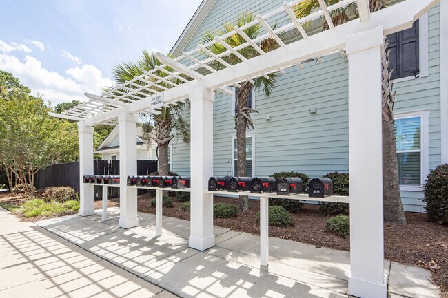 Building Photo - 4 Bedroom 3.5 Bath Townhouse in Kingsbridge at Park West - Mt Pleasant