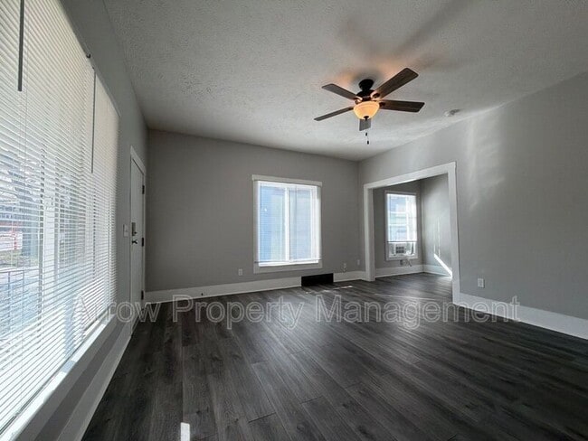 Building Photo - 926 A