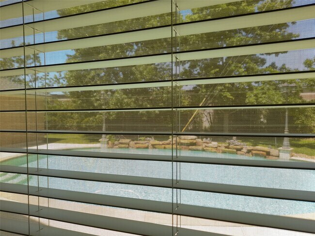 Building Photo - 1722 Parklake Village Dr