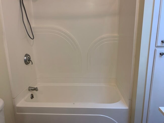 Building Photo - SPACIOUS HOME WITH DOWNSTAIRS PRIMARY BEDROOM AND BATH- LAKE WHEELER/ FARMER'S MARKET AREA