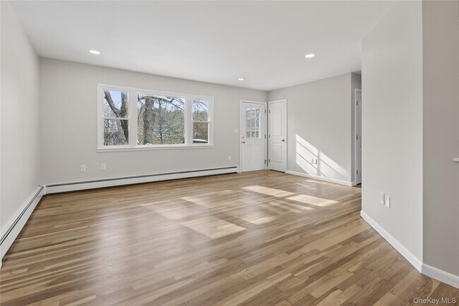 Building Photo - 676-678-678 Oak Summit Rd