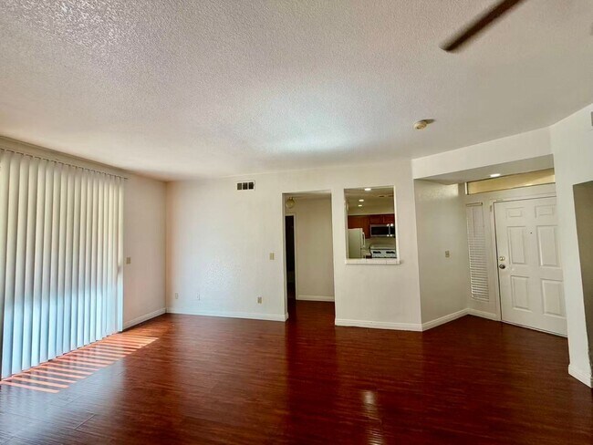 Building Photo - 5155 W Tropicana Ave