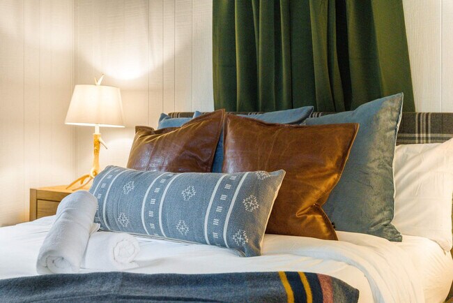 Building Photo - 2964 Hopkins Dr