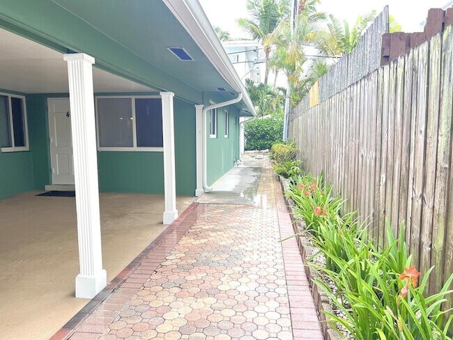 Building Photo - 4440 Bougainvilla Dr