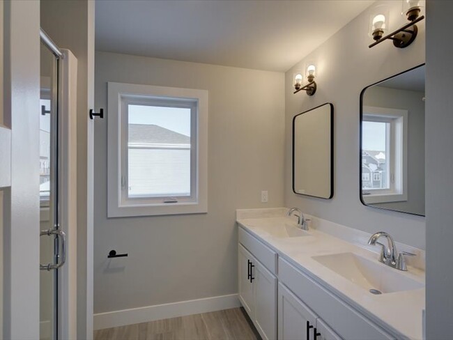 Building Photo - 139 Prairie Heights Dr