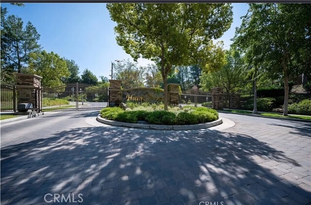 Building Photo - 13759 Francisco Dr