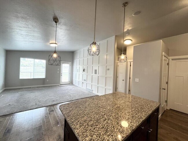 Building Photo - 621 Koins Way