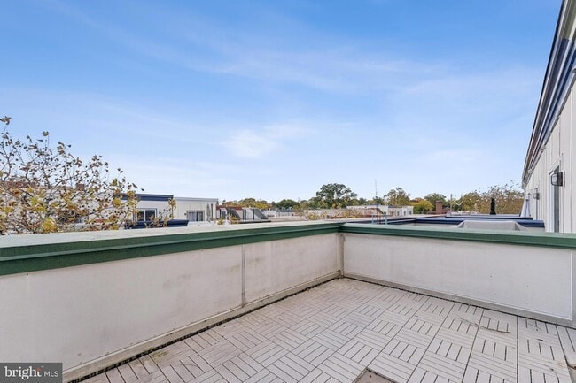 Building Photo - 4410 Longfellow St