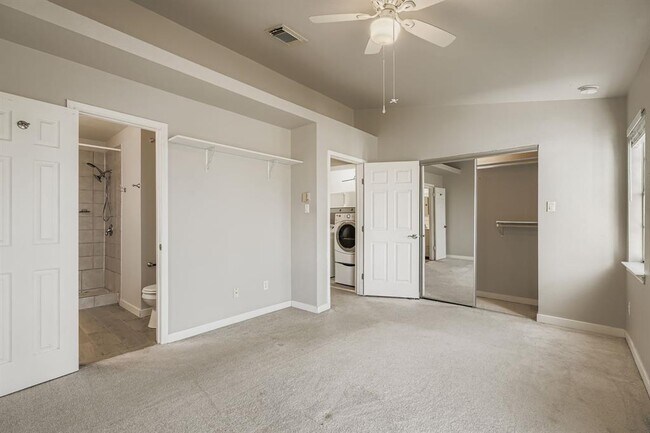 Building Photo - 1827 River Crossing Cir