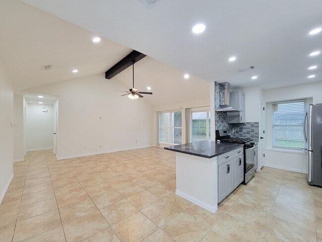 Building Photo - 10010 Sagecanyon Dr