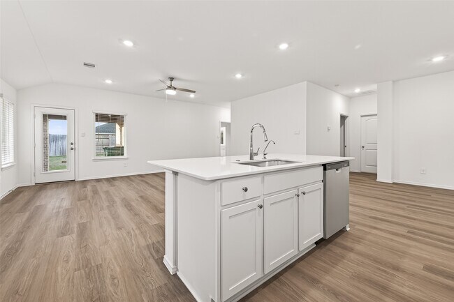 Building Photo - 27410 Oceanus Springs Dr