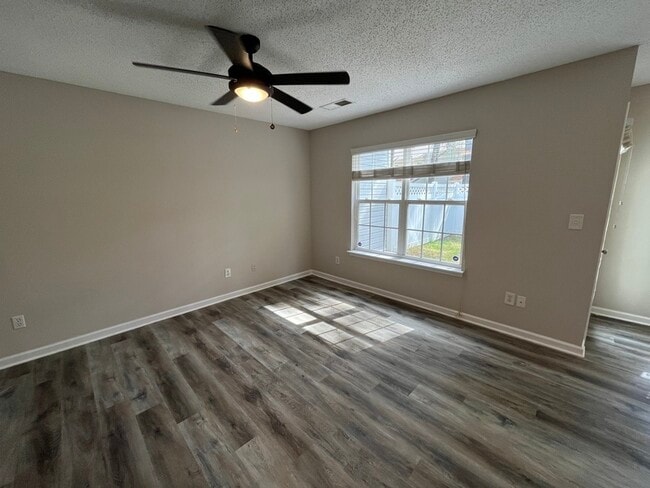 Building Photo - 8216 Christmas Ct