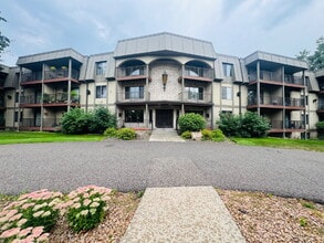 Building Photo - Furnished Chic & Spacious 2BR/2BA Condo Oasis in St. Louis Park – 1,160 Sq Ft of Modern Living!