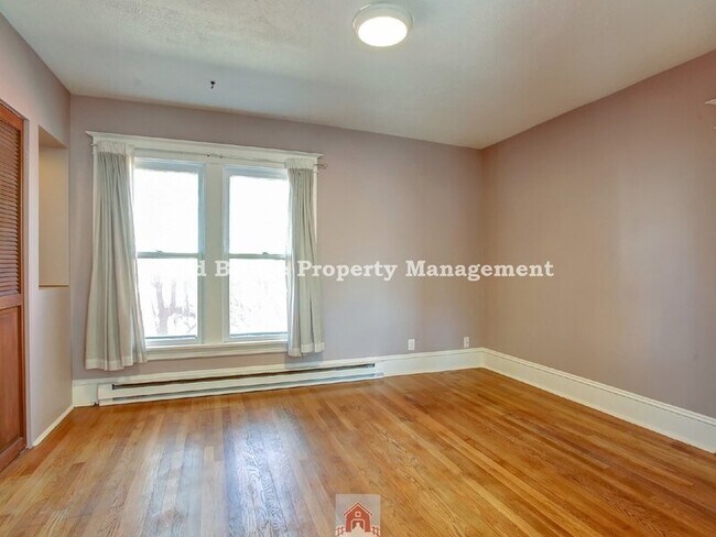 Building Photo - 5022 NE 23rd Ave