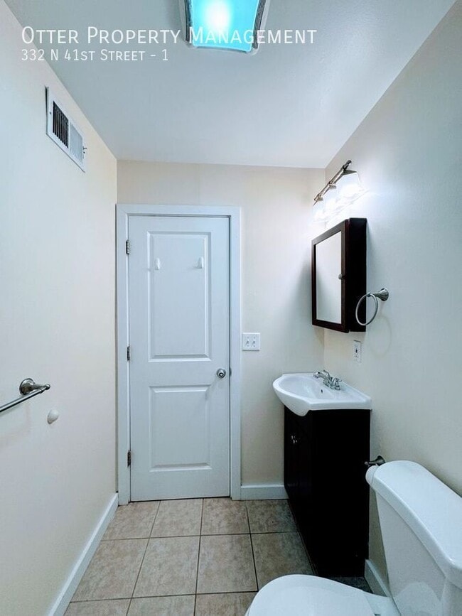 Building Photo - 332 N 41st St