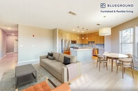 Building Photo - 160 Boylston St