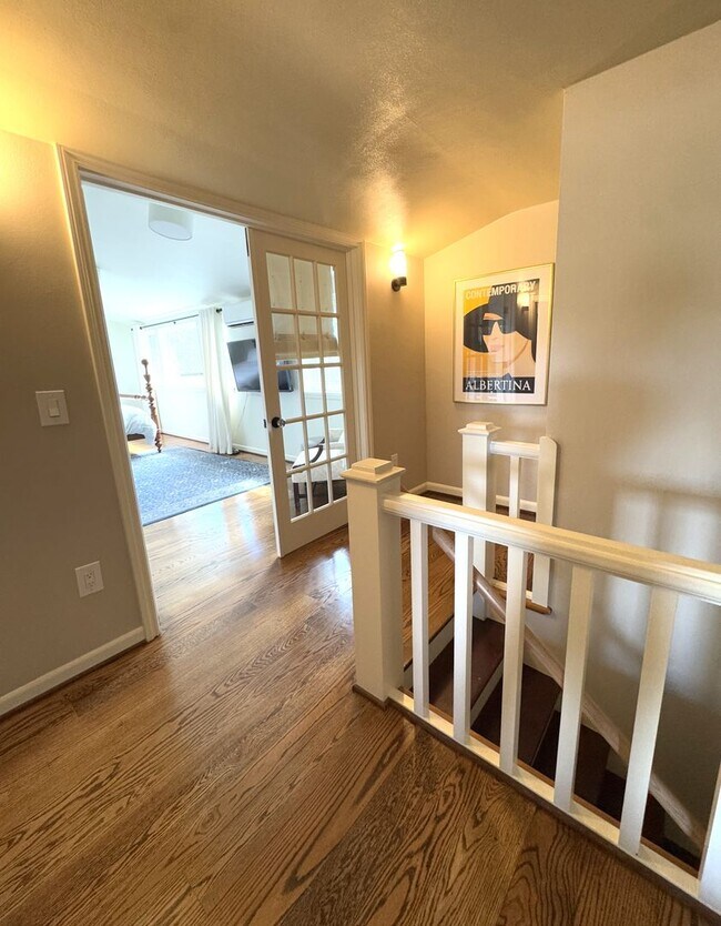 Building Photo - 2256 W Viewmont Wy W