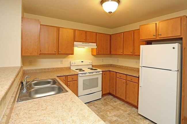 Building Photo - Prairie Lake Estates