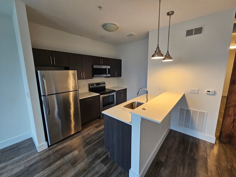 Building Photo - Textile Lofts