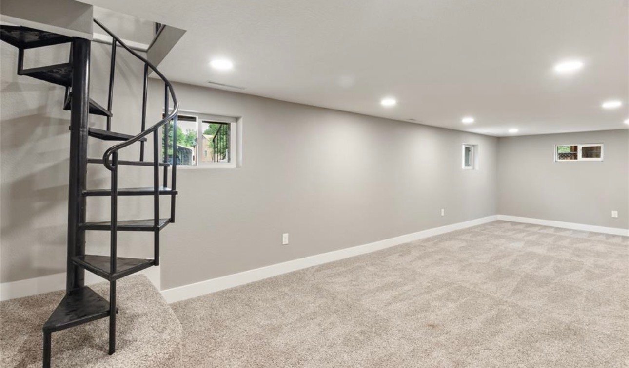 Building Photo - 1929 S Prospect Ave