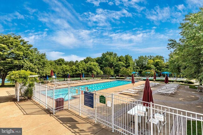 Building Photo - 2465 Bear Den Rd