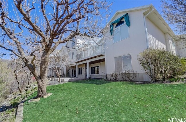 Building Photo - Large 6 Bedroom Home, 3 Car Garage, Gorgeo...