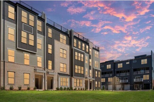 Building Photo - 3BD/2.5Ba Brand New End-Unit condo in vibrant One Loudoun