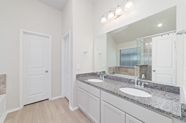 Building Photo - 20231 Moonlight Falls Ct
