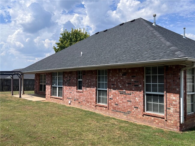 Building Photo - 5563 E Antlers Ct