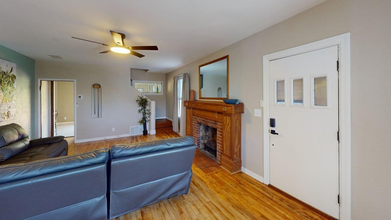 Building Photo - 425 Wisteria Rd