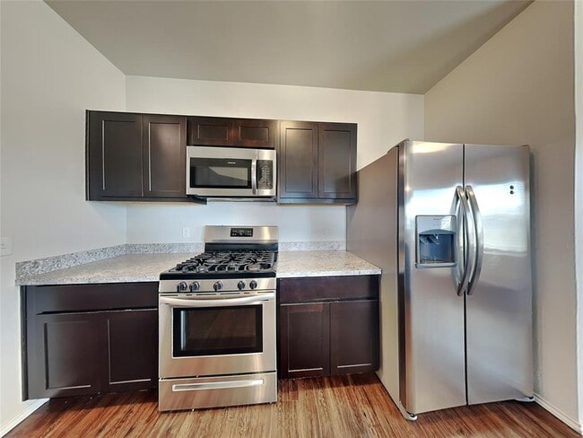 Building Photo - 2045 W Hunters Springs Way