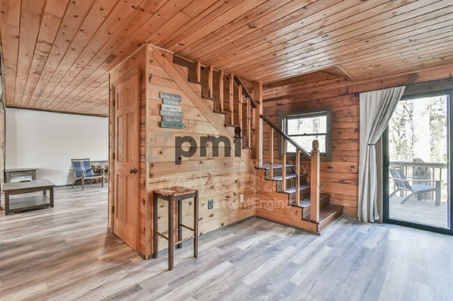 Building Photo - 230 Silver Maple Ln