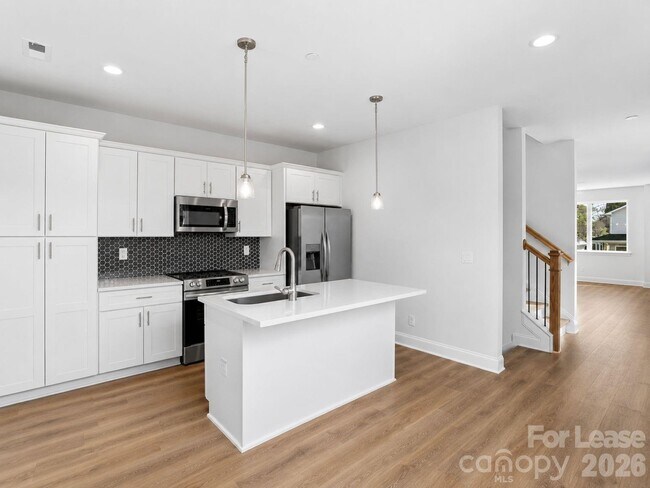 Building Photo - 343 Gray Dr