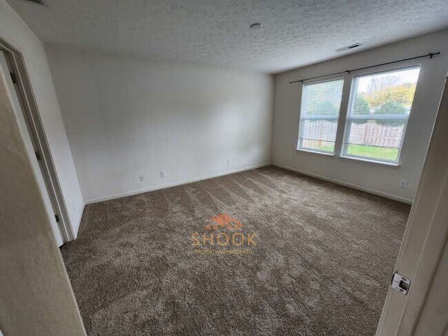 Building Photo - Available July 3rd! Cozy 3 BR Home in Lindberg Village