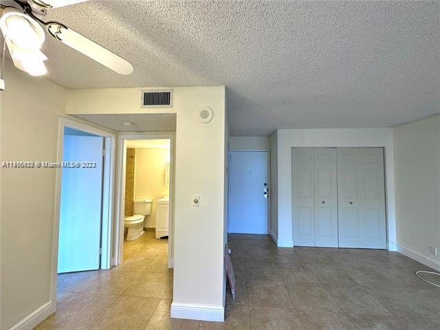 Building Photo - 17021 N Bay Rd