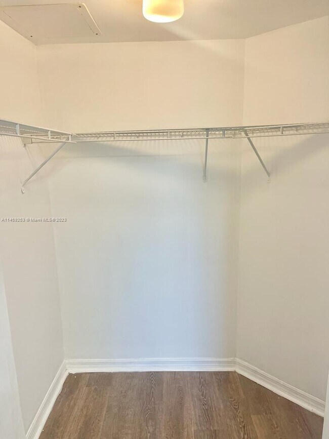 Building Photo - 9172 Collins Ave