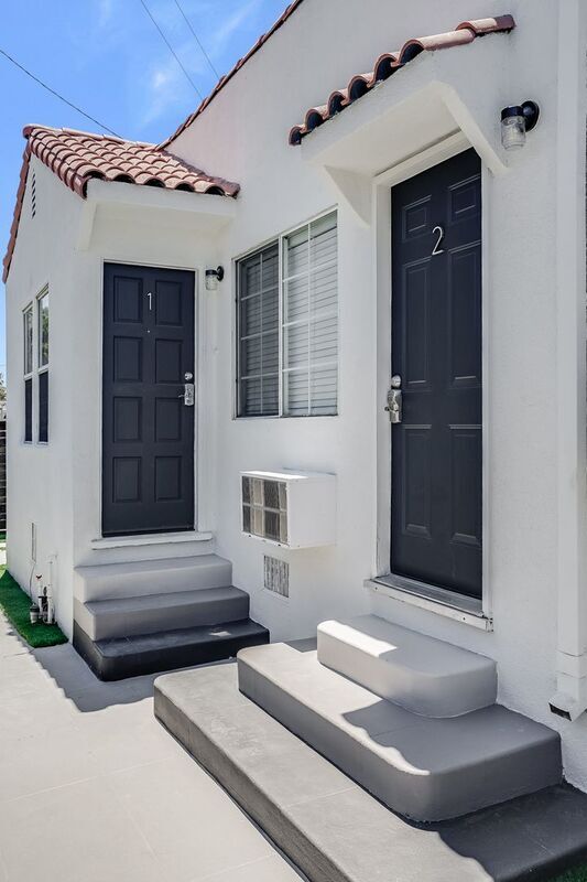 Building Photo - 523 Main St