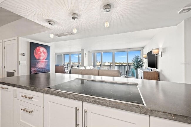 Building Photo - 500 Treasure Island Causeway