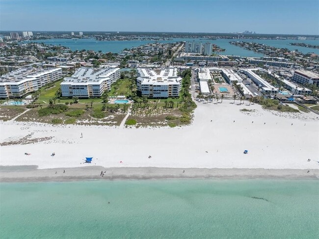 Building Photo - 6500 Sunset Way