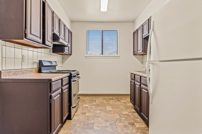 Building Photo - Your New Oakland Oasis: Modern 3-Bed with ...