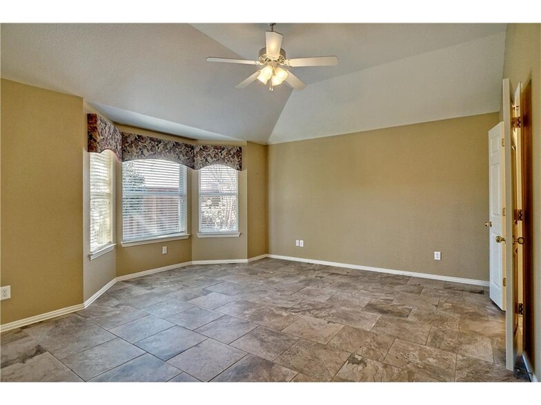 Master bedroom - 11509 Crystal Falls Drive