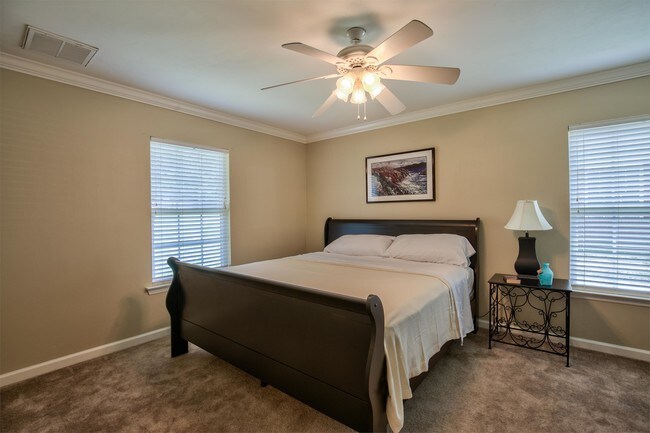 Building Photo - 209 Westminster Dr