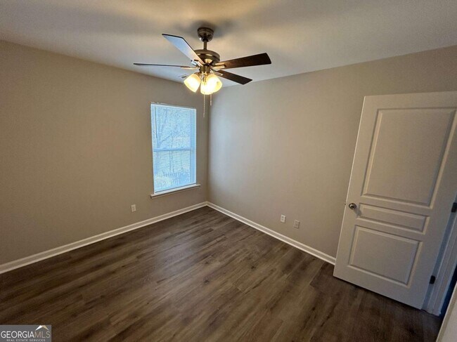 Building Photo - 118 Hidden Lake Cir