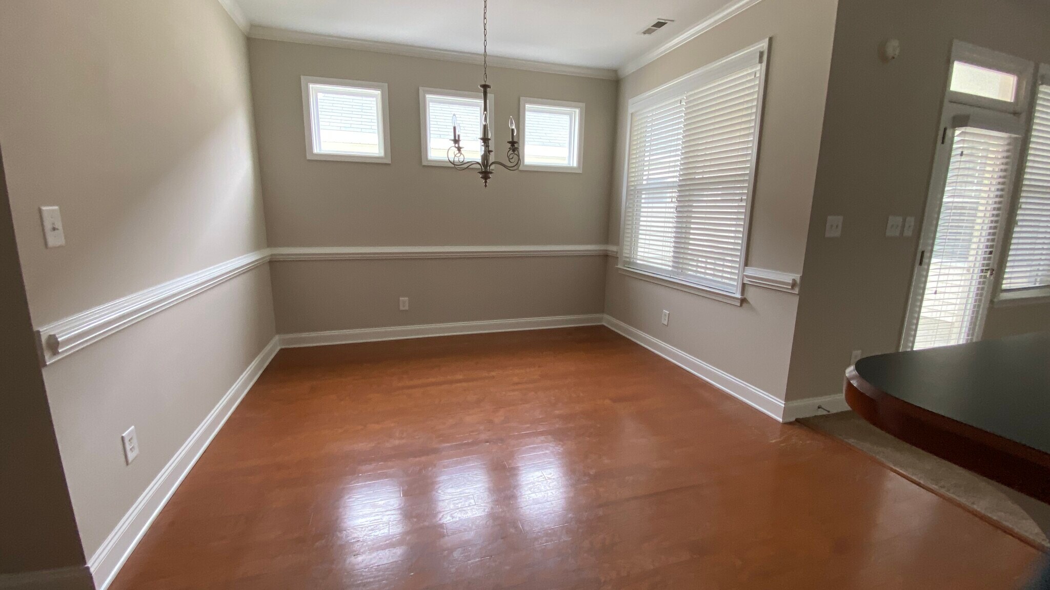 Dining - 120 Denby Cir