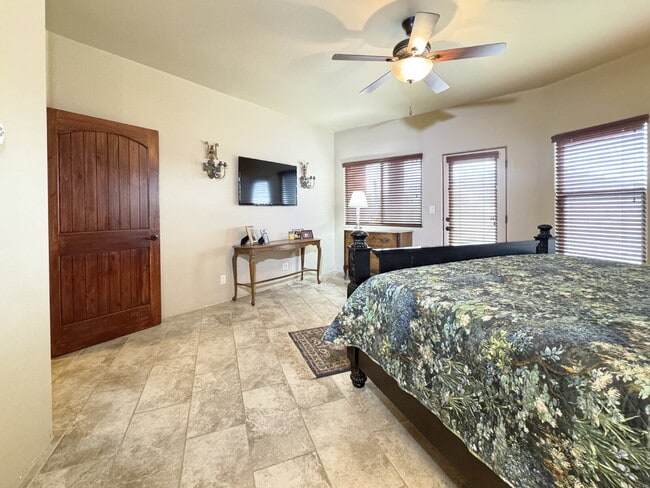 Building Photo - Corrales Stunner!