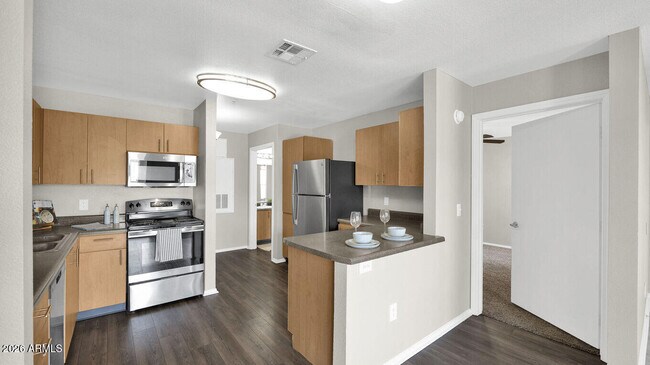 Building Photo - 5611 S 32nd St